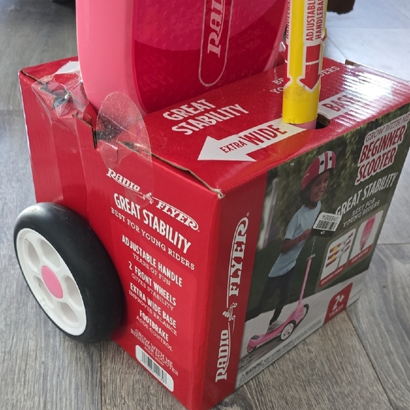 Radio Flyer Grow With Me Beginner Kids' Kick Scooter. - Picture 7 of 9